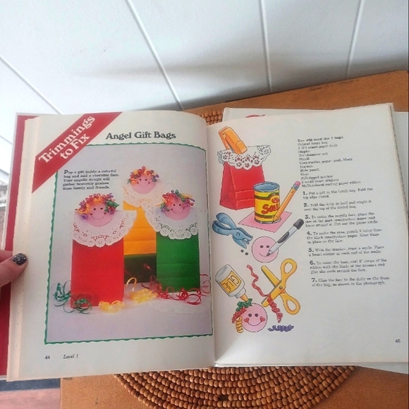 90's Christmas Craft Books - Picture 6 of 8